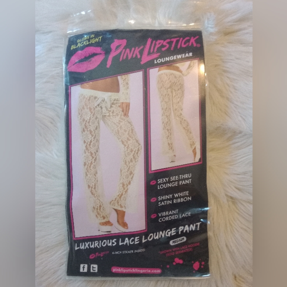 Pink lipstick lounge pants